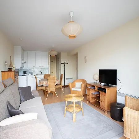 Studio In Oostduinkerke By The Beach, Cleaning Included