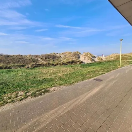 Cozy Coastal Retreat For 4, Cleaning Included Appartement *