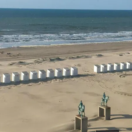 Appartement Cozy Coastal Retreat For 4, Cleaning Included Oostduinkerke