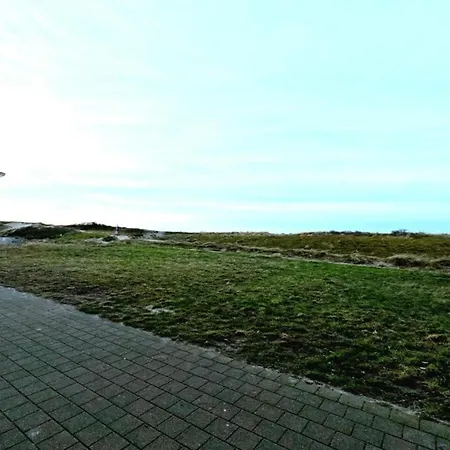 Cozy Coastal Retreat For 4, Cleaning Included * Oostduinkerke