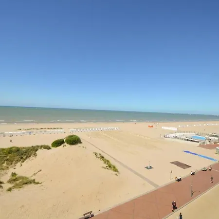 Appartement Cozy Coastal Retreat For 4, Cleaning Included Oostduinkerke
