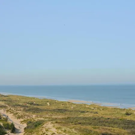 Cozy Coastal Retreat For 4, Cleaning Included Appartement Oostduinkerke